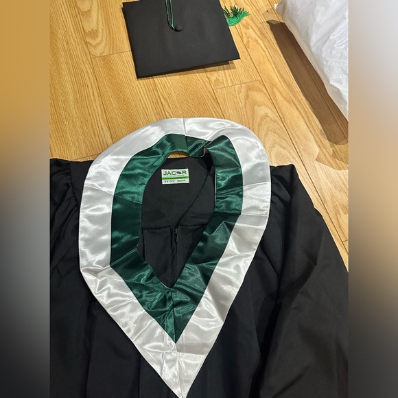 Graduation gown size 54 - Picture 2 of 5